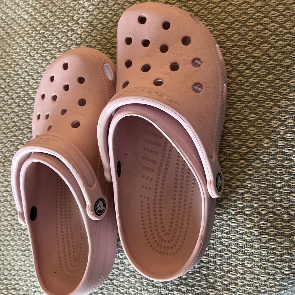 Crocs Unisex W8 M6 Classic Original Clog Pink Lightweight Comfortable